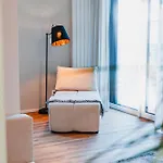 Prázdninová Rezidence - 2 Ložnice, 2 Terasy, 90m2 * Komarov