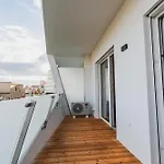 Prázdninová Rezidence - 2 Ložnice, 2 Terasy, 90m2 Komarov