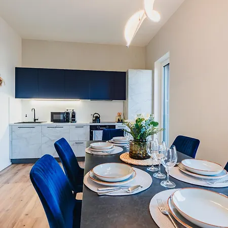Prazdninova Rezidence - 2 Loznice, 2 Terasy, 90m2 Komarov