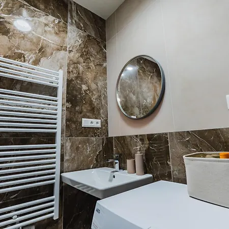 Prazdninova Rezidence - 2 Loznice, 2 Terasy, 90m2 Apartment *