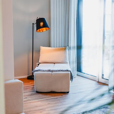 Prazdninova Rezidence - 2 Loznice, 2 Terasy, 90m2 * Komarov