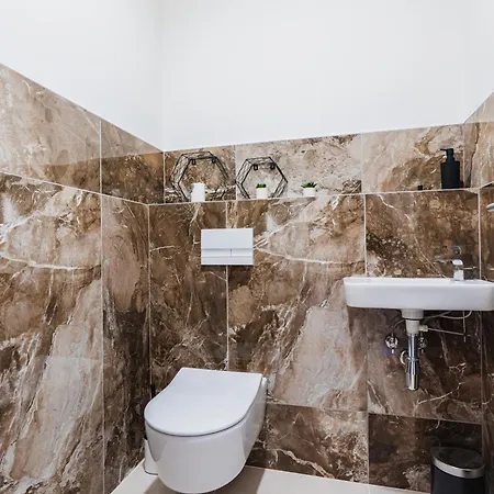 Apartment Prazdninova Rezidence - 2 Loznice, 2 Terasy, 90m2 Komarov