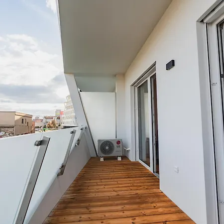 Prazdninova Rezidence - 2 Loznice, 2 Terasy, 90m2 Komarov