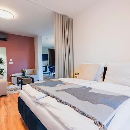 Prazdninova Rezidence - 2 Loznice, 2 Terasy, 90m2 Apartment