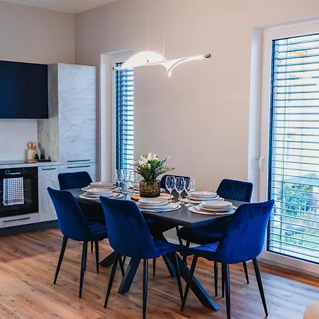 Prazdninova Rezidence - 2 Loznice, 2 Terasy, 90m2 *
