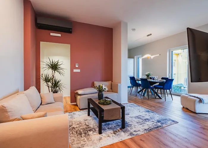 Prázdninová Rezidence - 2 Ložnice, 2 Terasy, 90m2 *