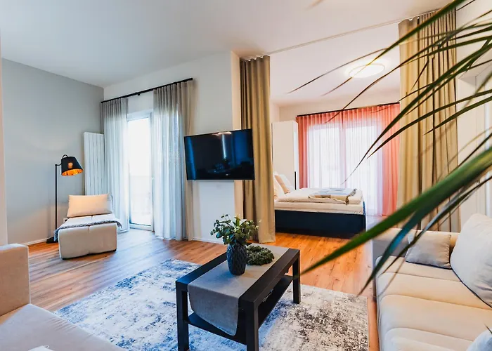Prázdninová Rezidence - 2 Ložnice, 2 Terasy, 90m2 Apartmán Komarov