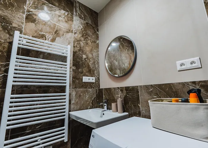 Prázdninová Rezidence - 2 Ložnice, 2 Terasy, 90m2 Apartmán *