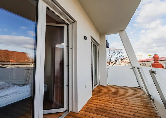 Prázdninová Rezidence - 2 Ložnice, 2 Terasy, 90m2 * Komarov