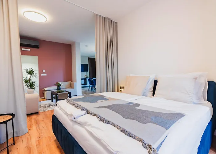 Prázdninová Rezidence - 2 Ložnice, 2 Terasy, 90m2 Apartmán