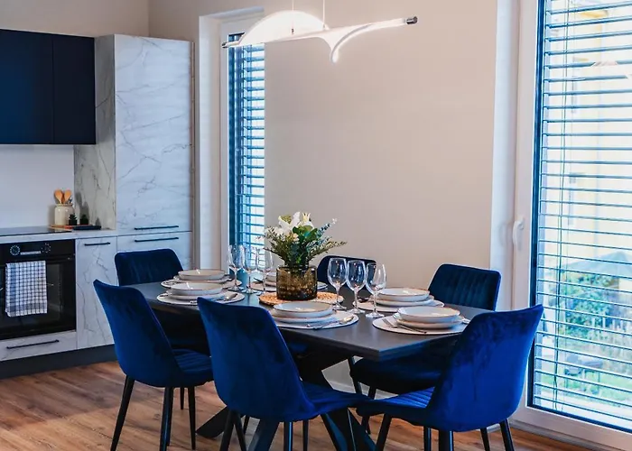 Prázdninová Rezidence - 2 Ložnice, 2 Terasy, 90m2 *