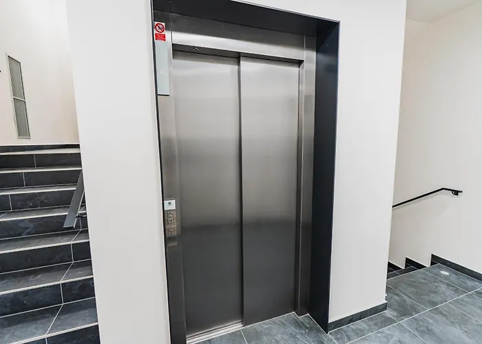 Prázdninová Rezidence - 2 Ložnice, 2 Terasy, 90m2 *