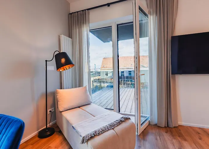 Prázdninová Rezidence - 2 Ložnice, 2 Terasy, 90m2 Komarov